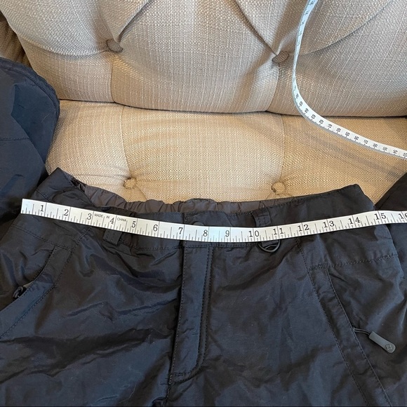 Q:  Kid’s Columbia Snow Ski Pants Winter Waterproof Breathable Black Sz L 14/16 - Picture 14 of 16